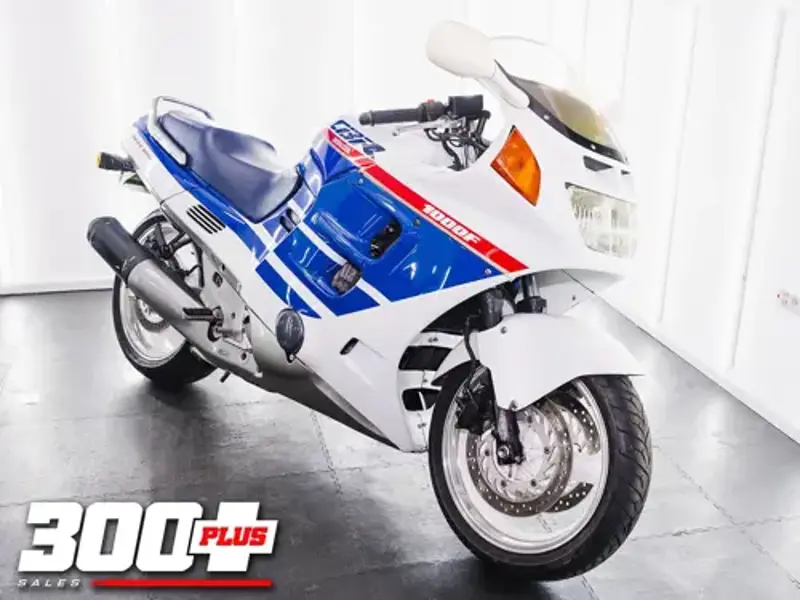 Honda CBR 1000F 1989 specs