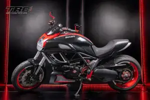 Ducati Diavel 2011 specs