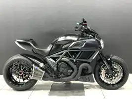 2014 Ducati Diavel Dark specs