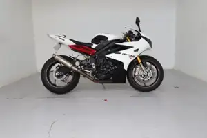 Triumph Daytona 675R 2014 specs
