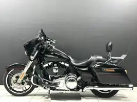 2015 Harley-Davidson Street Glide specs