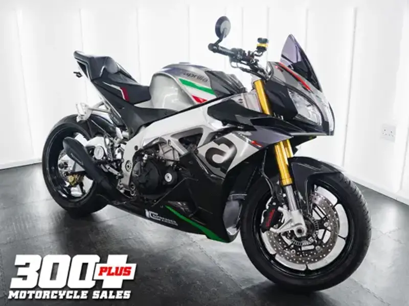 Aprilia Tuono V4 1100 RR. 2016 specs