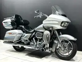 2016 Harley-Davidson CVO Road Glide Ultra specs