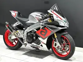 2017 Aprilia RSV-4 RR specs
