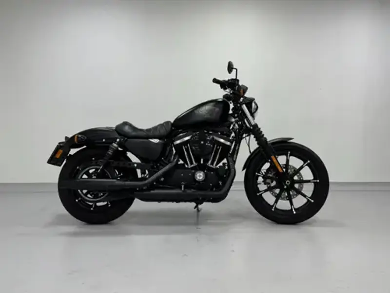 2017 Harley-Davidson Sportster Iron 883