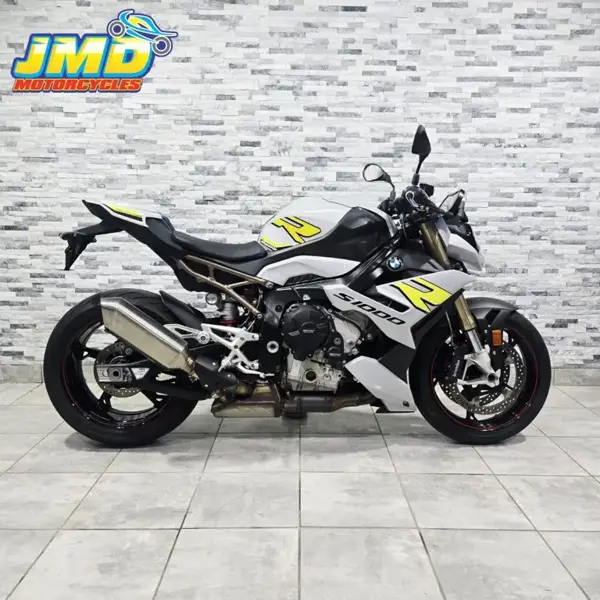 2022 BMW S 1000R