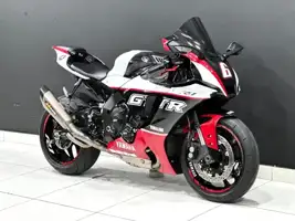 Yamaha YZF-R1 2022 specs
