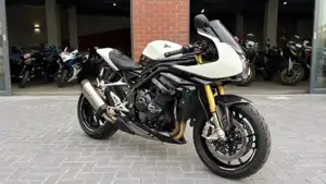 2023 Triumph Speed Triple 1200RR specs
