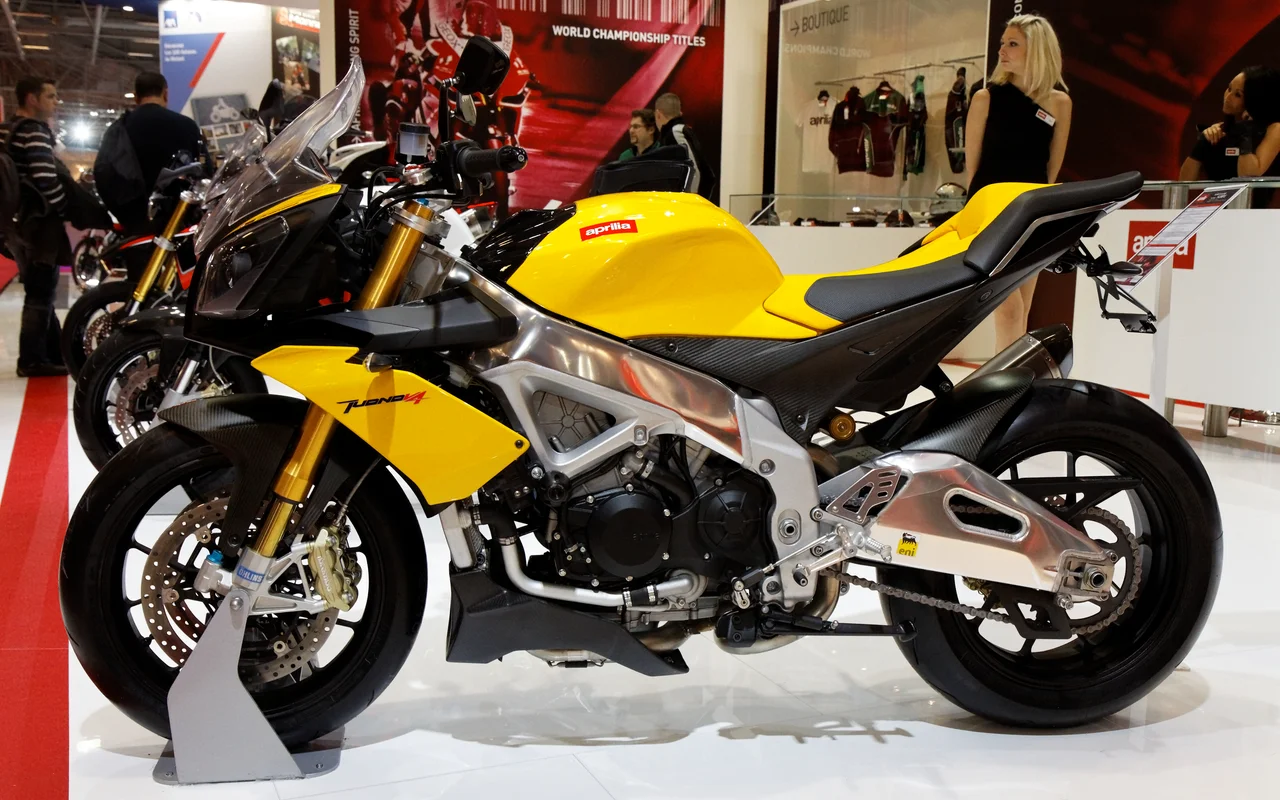 2011 Aprilia Tuono V4 R