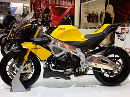 2011 Aprilia Tuono V4 R specs