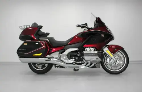 Honda GL1800 Gold Wing 2018 specs