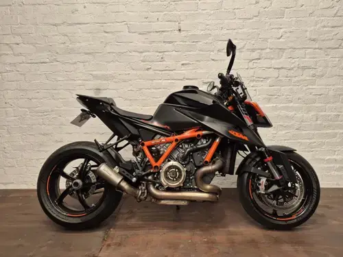 2021 KTM 1290 Super Duke RR specs