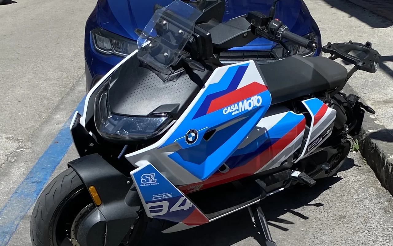 BMW CE04 2023 specs