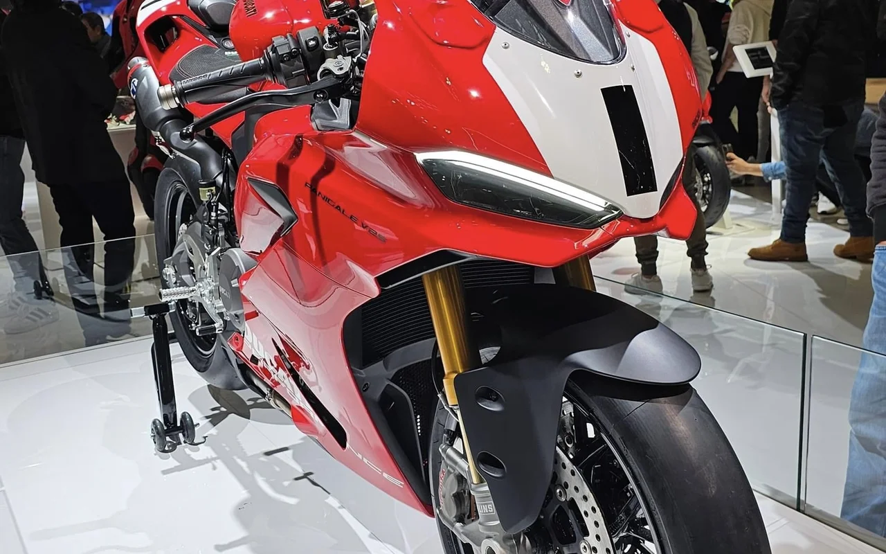 2025 Ducati Panigale V2 / V2S