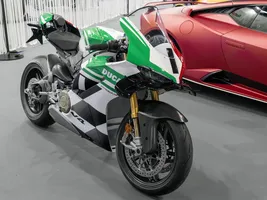 2025 Ducati Panigale V4 Tricolore specs