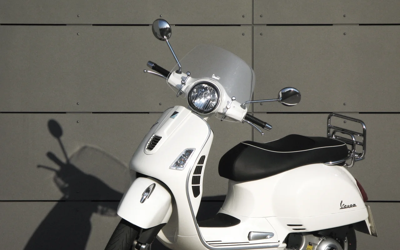 Vespa GTS 300 2011 specs