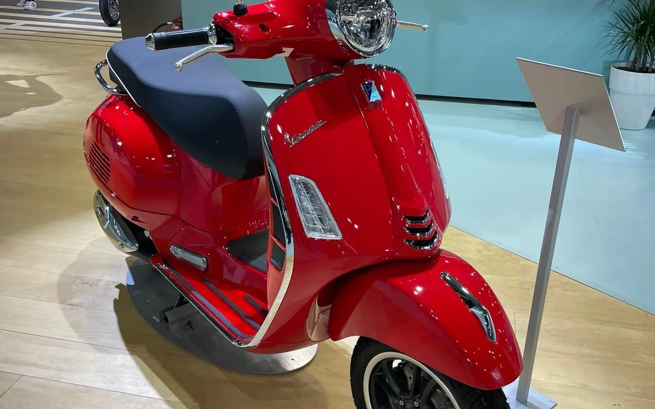 2025 Vespa GTS 310