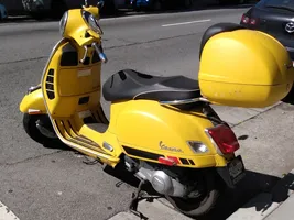 2021 Vespa GTS Super 300 specs