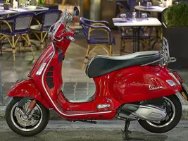 2023 Vespa GTS Super 300 specs