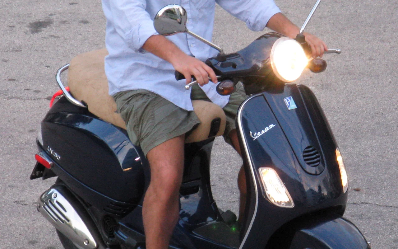 Vespa LX150 2008 specs