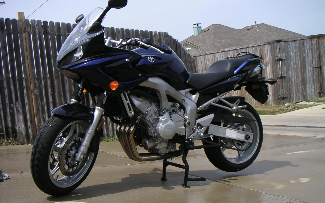 2004 Yamaha FZ6