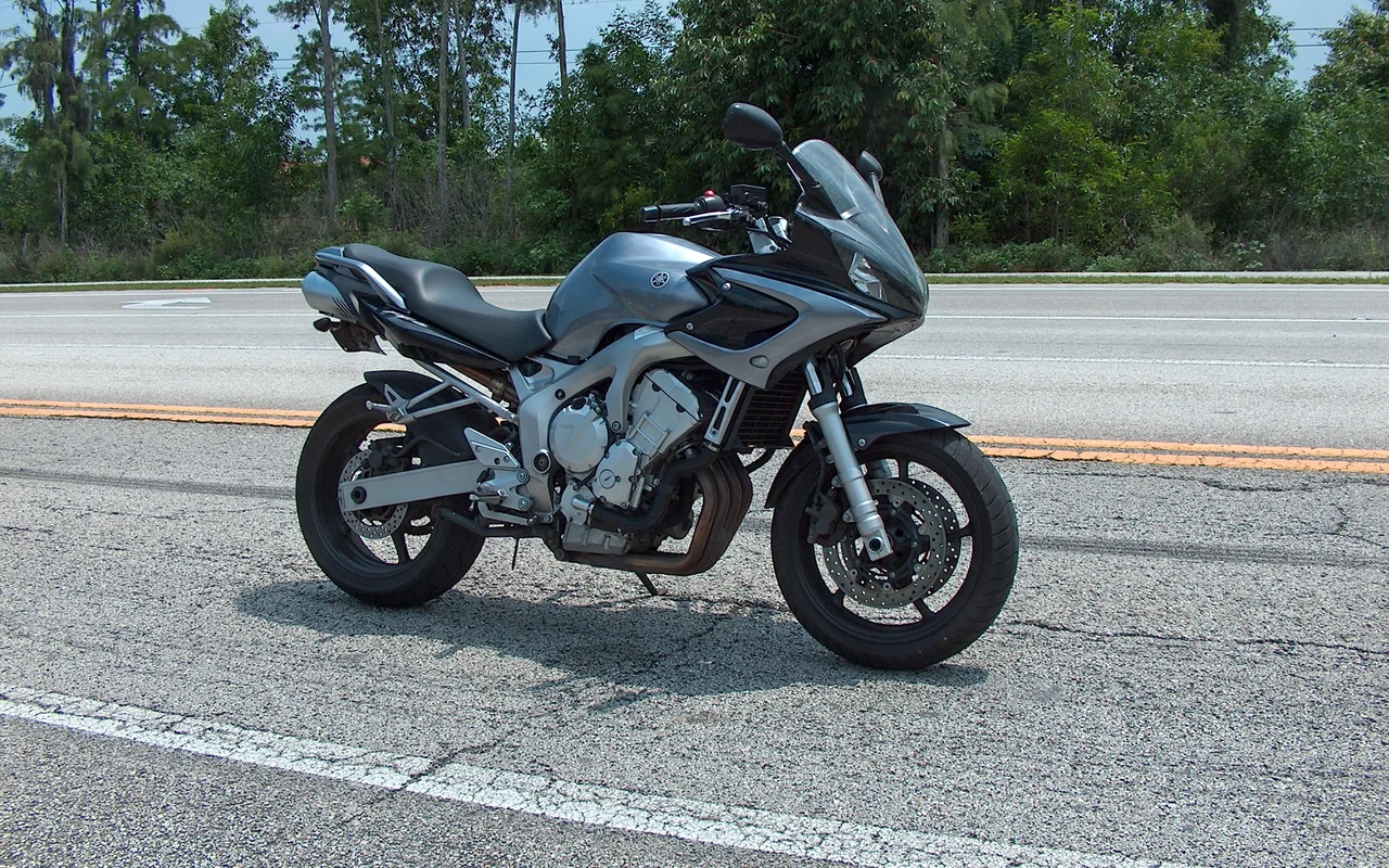 2005 Yamaha FZ6